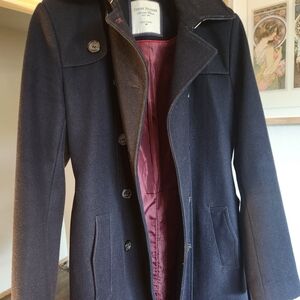 Stylish Tommy Hilfiger Coat